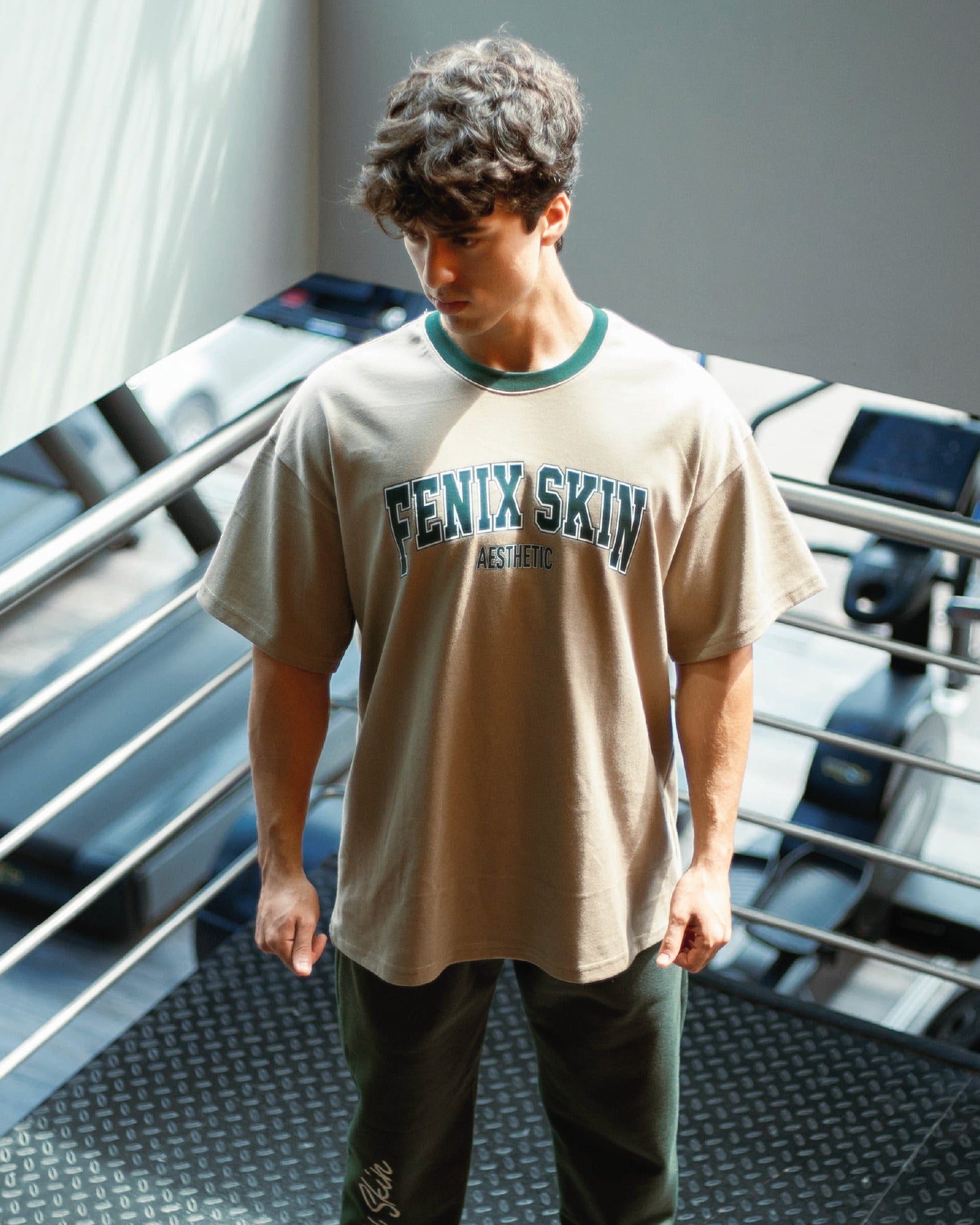 UNIVERSITY OVERSIZE T-SHIRT – OLIVE BEIGE