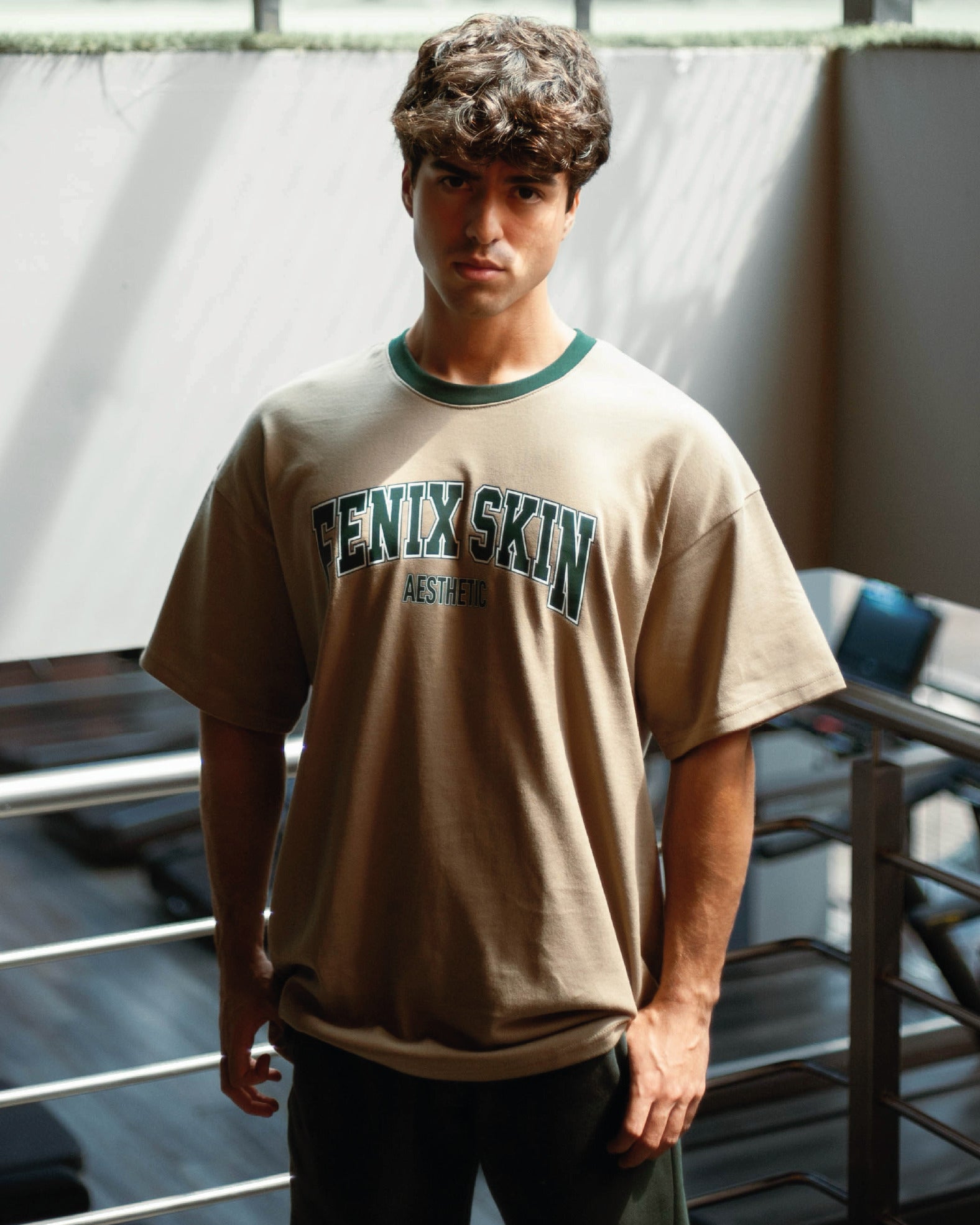 UNIVERSITY OVERSIZE T-SHIRT – OLIVE BEIGE