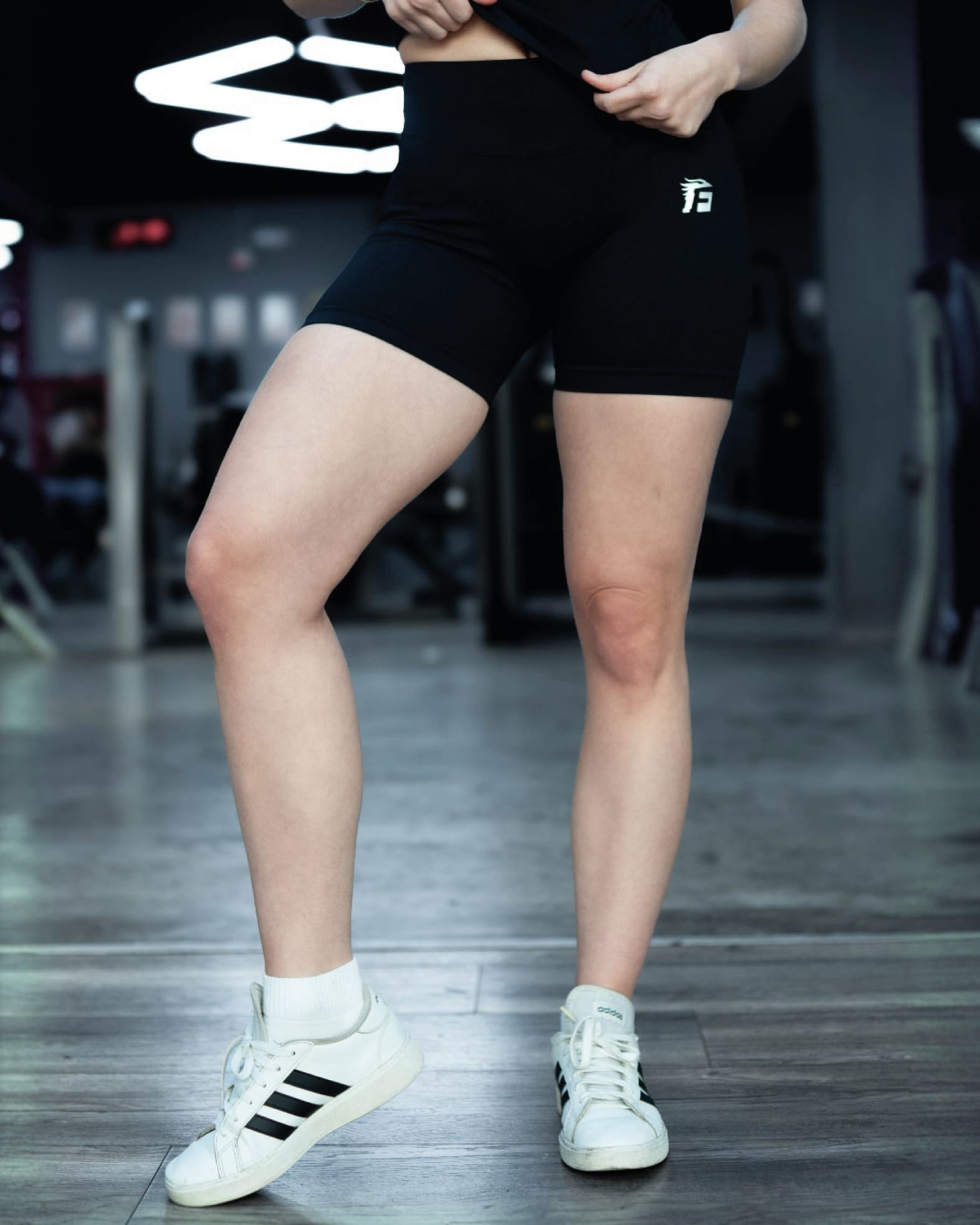 GDC MIDI SCULPT SHORT – BLACK