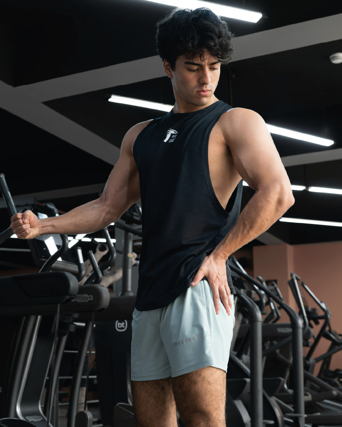 VOLCANO TANK – BLACK