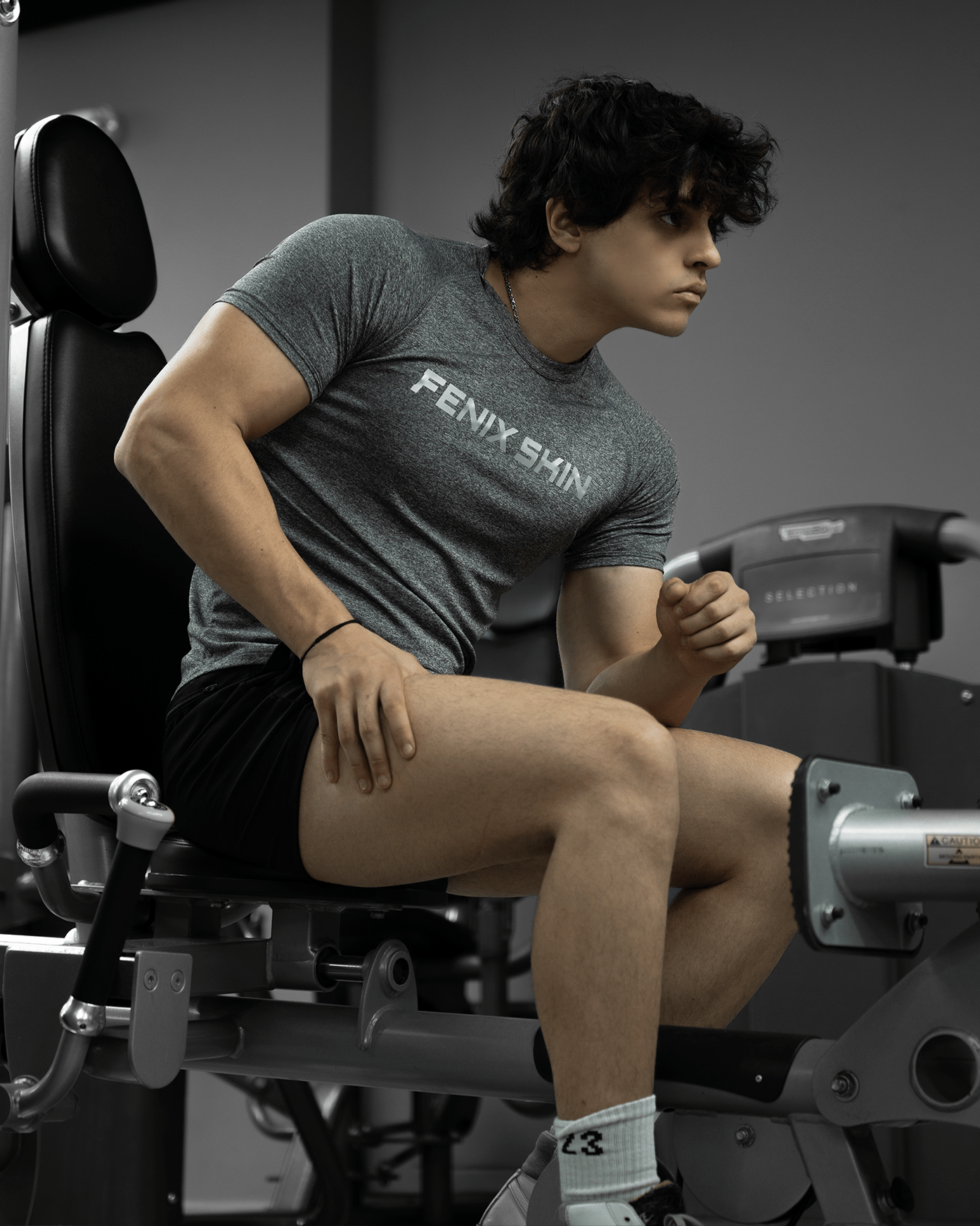 ICONIC SIGNATURE T-SHIRT – GRAY