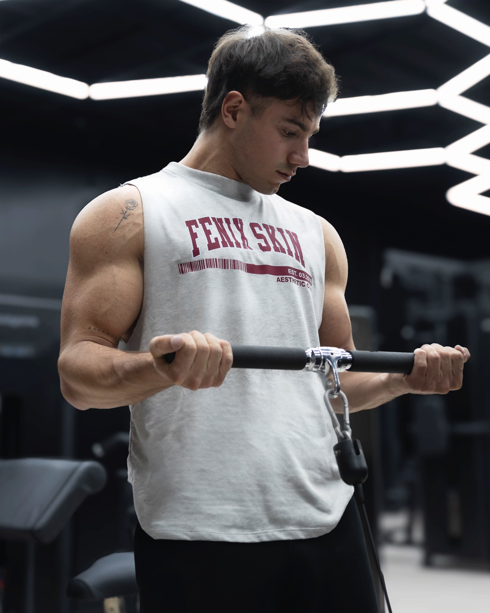 UNIVERSITY BARCODE PUMP TANK - GRAY