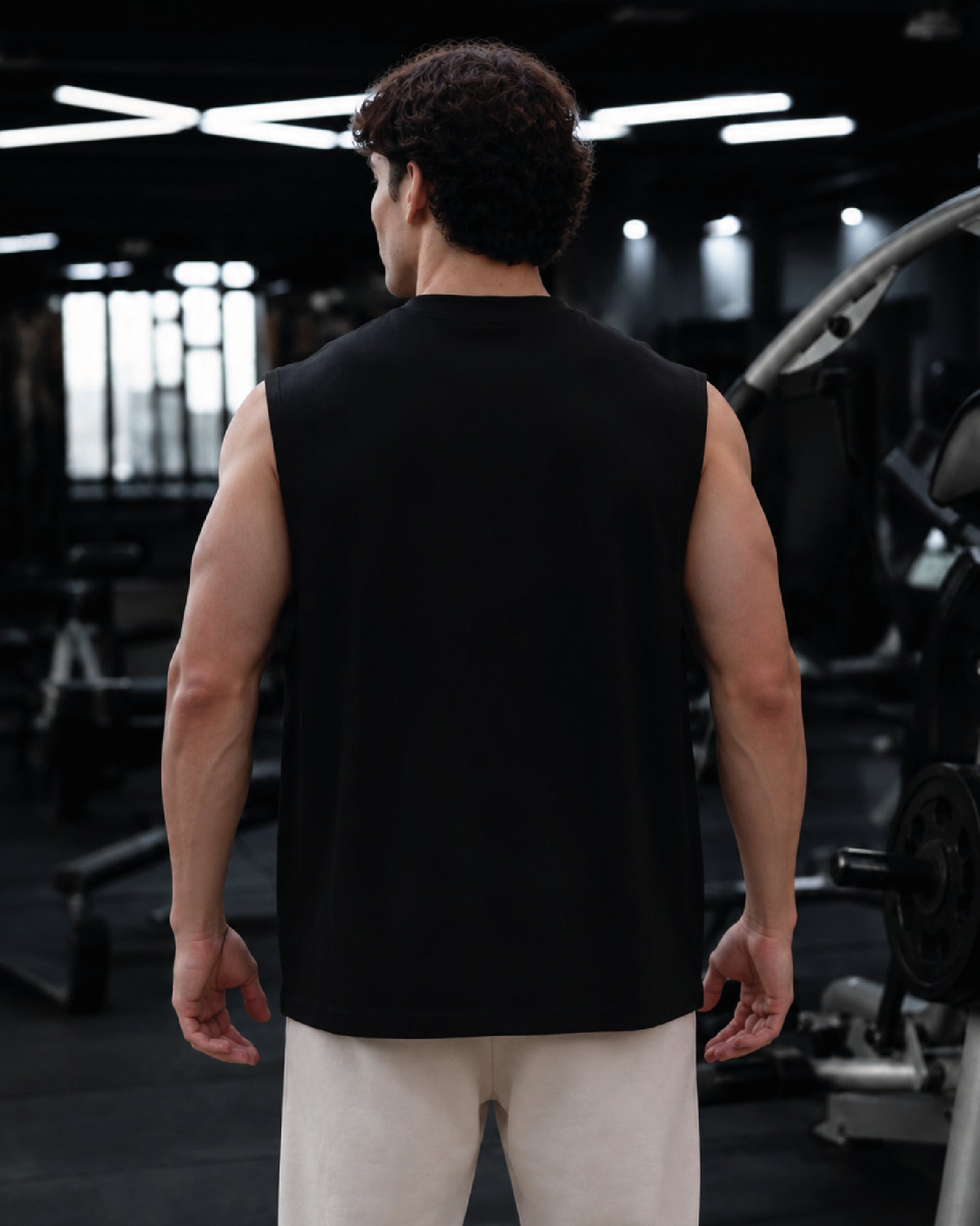 UNIVERSITY LIFTING SEASON PUMP TANK - BLACK