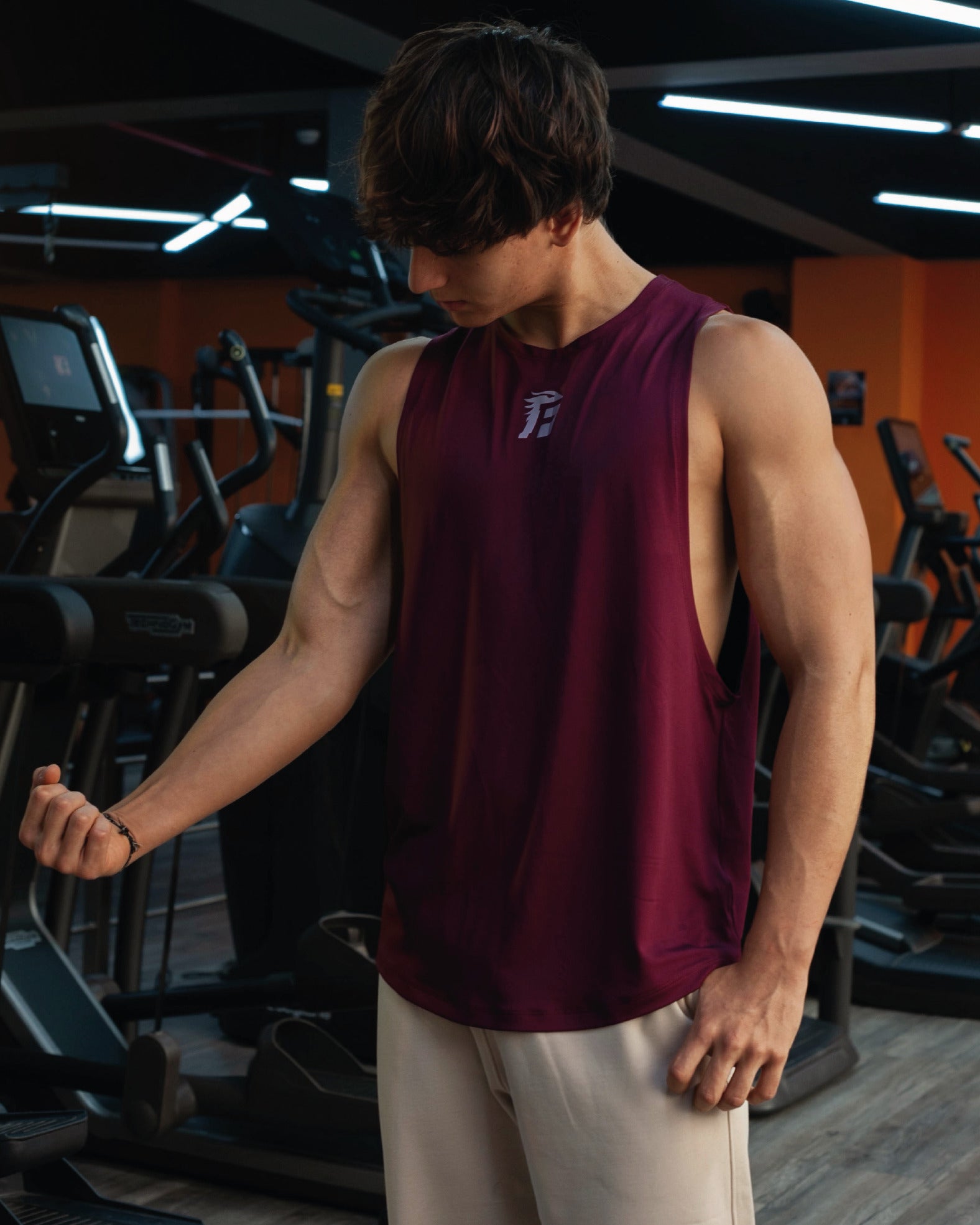 ICONIC TANK – WINE