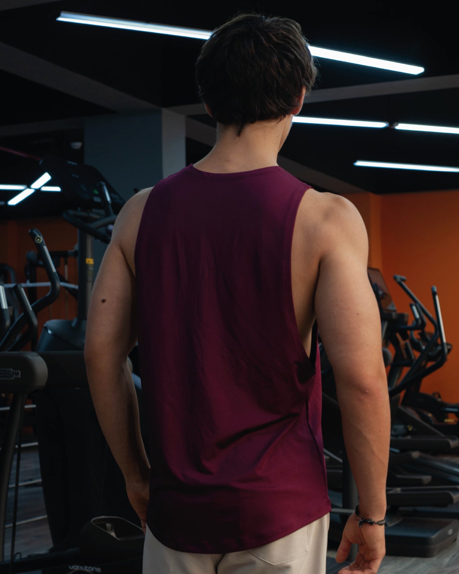 ICONIC TANK – WINE