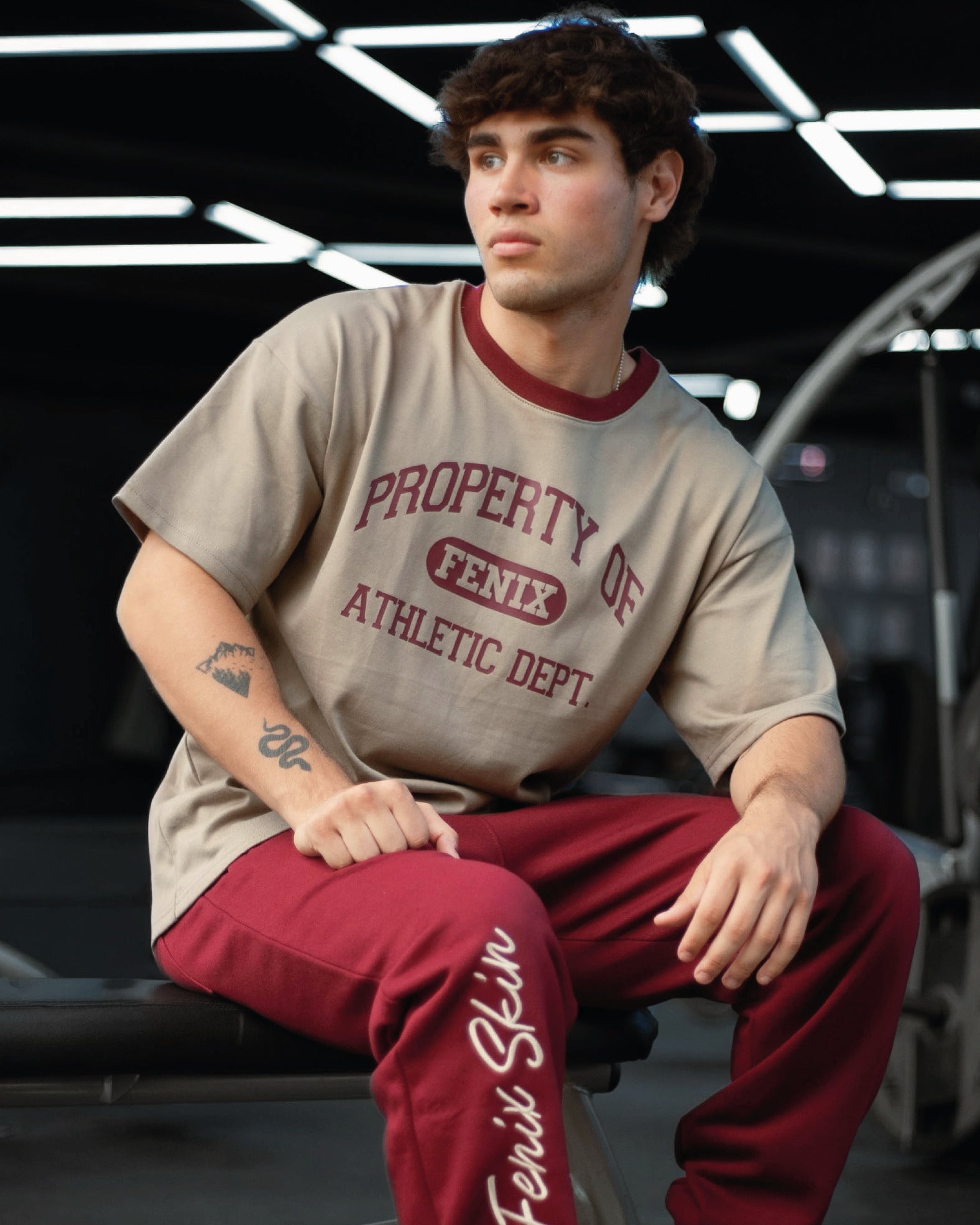 UNIVERSITY OVERSIZE T-SHIRT – BURGUNDY BEIGE