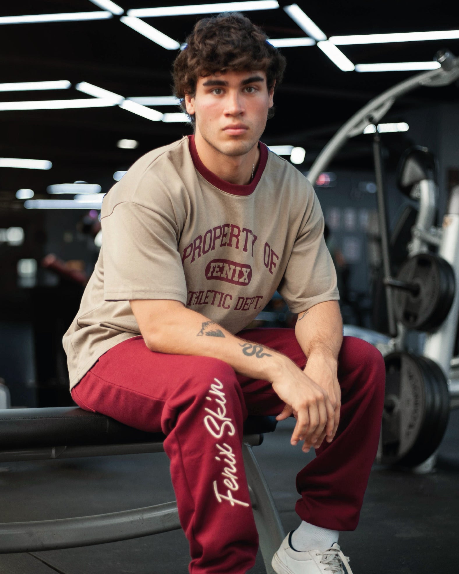 UNIVERSITY OVERSIZE T-SHIRT – BURGUNDY BEIGE