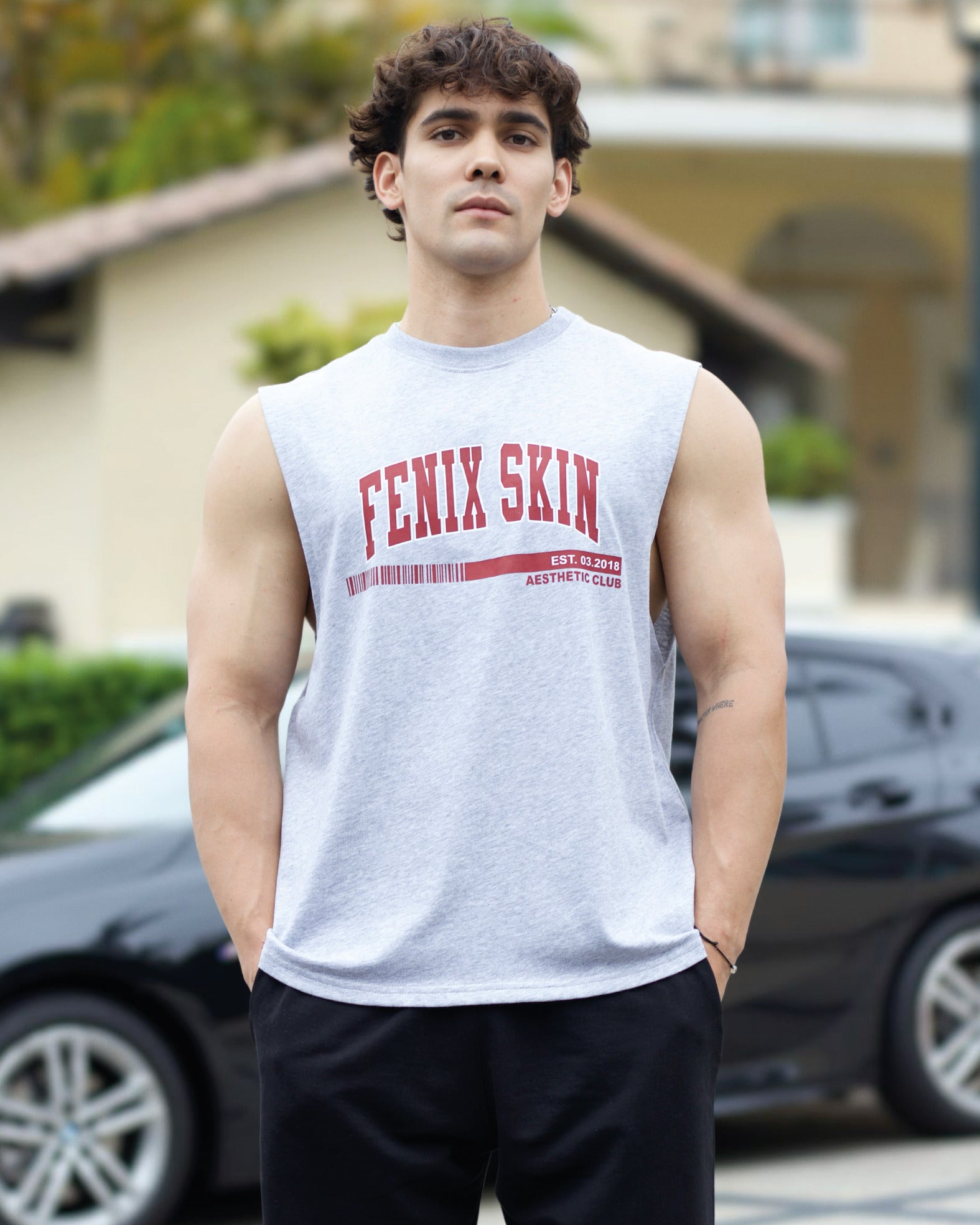 UNIVERSITY BARCODE PUMP TANK - GRAY