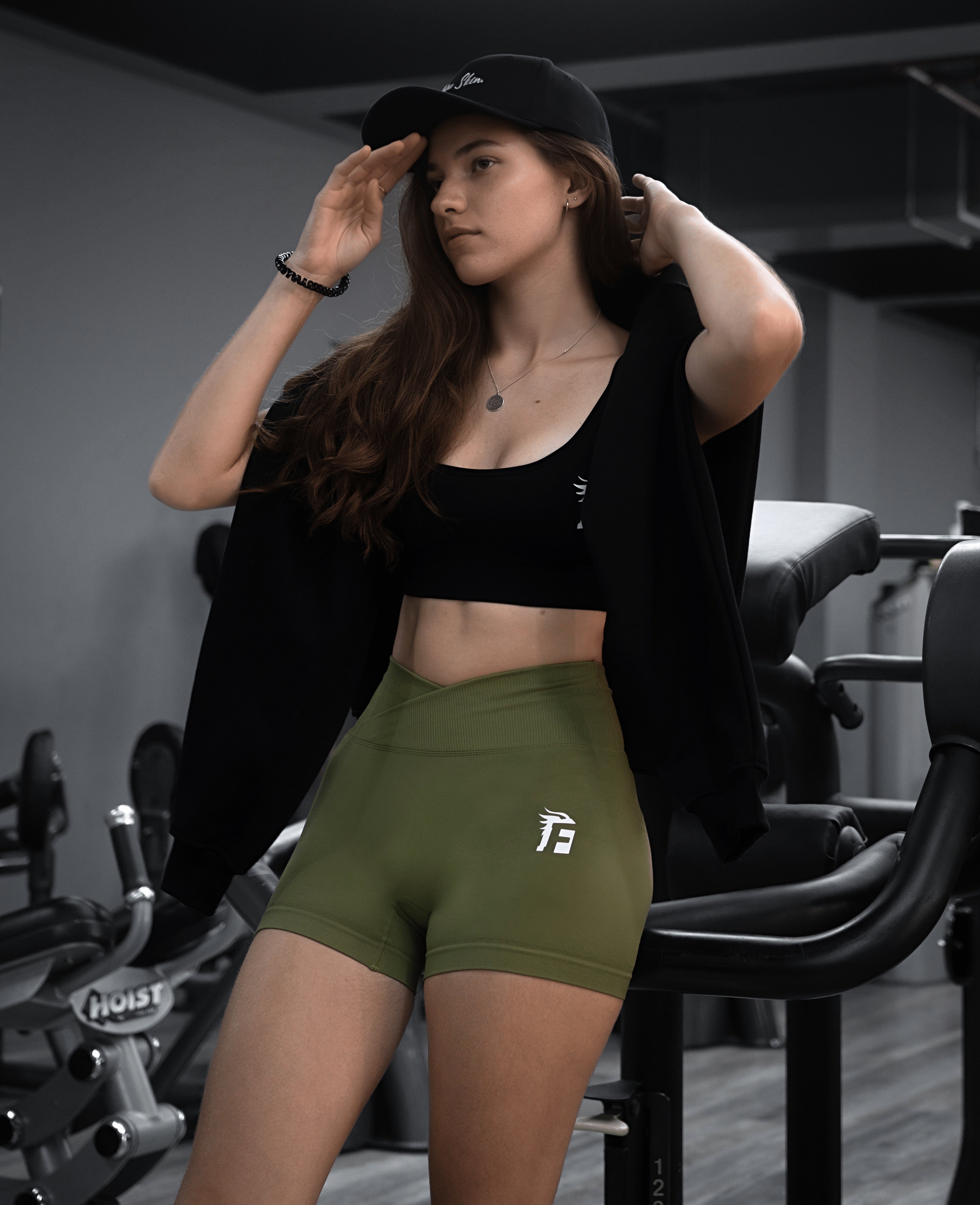 ACTIVE "V-SHAPE" SHORT – MILITARY GREEN