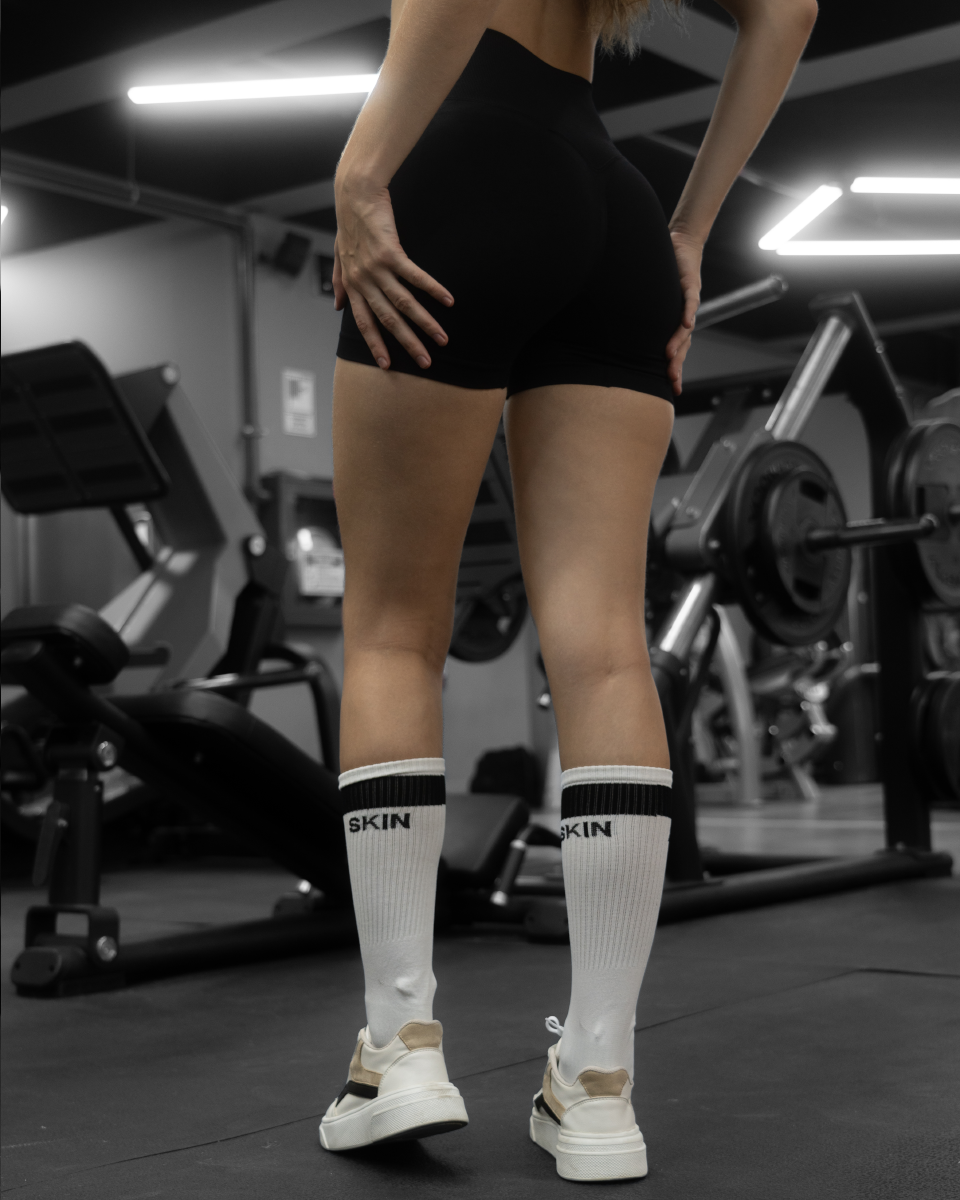 ACTIVE "V-SHAPE"  SHORT– BLACK